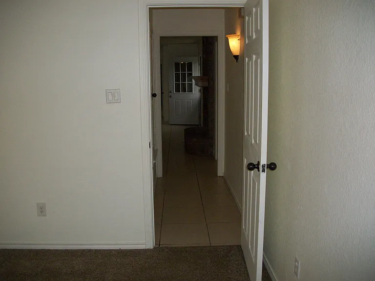 715A N Pecan St — Photo 20