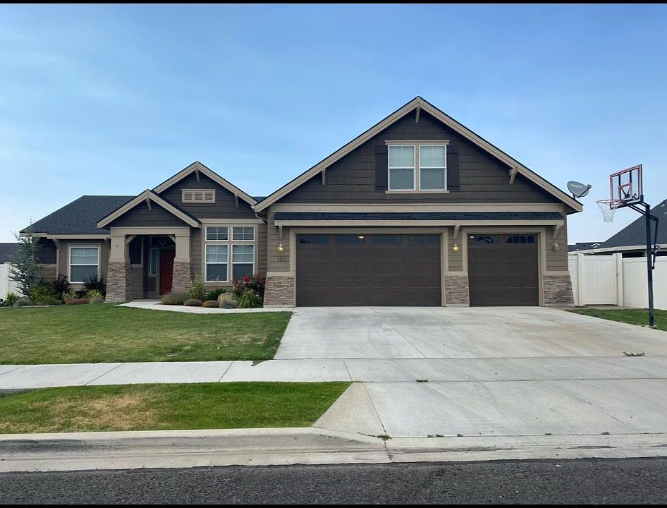 1st image of 180 Canyon Crest Dr W