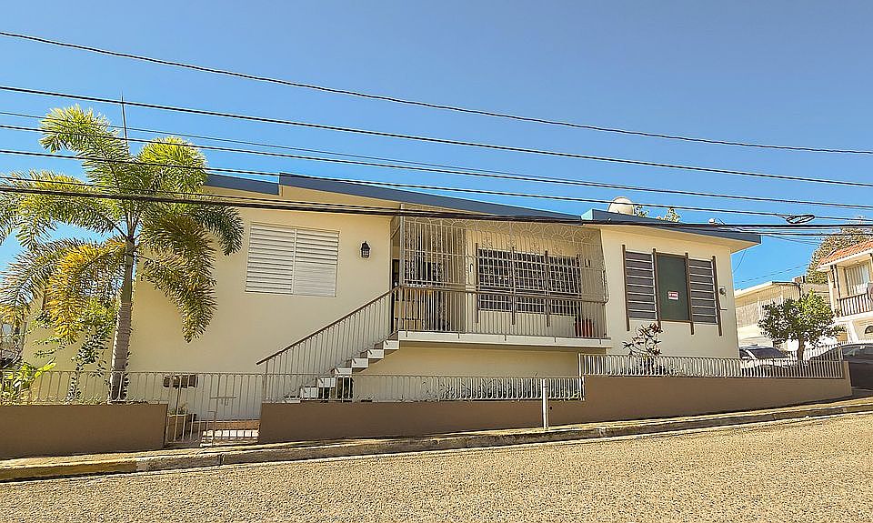 1st image of 3 Calle De La Salud
