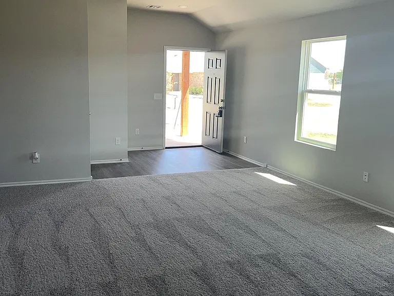 1009 Ichabod Cir — Photo 7