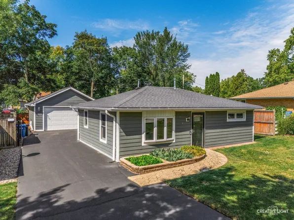 124 S Pine St, Geneva, IL 60134