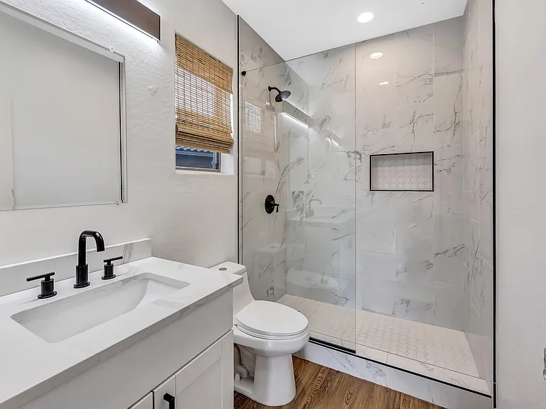 861 W Love Rd — Photo 13