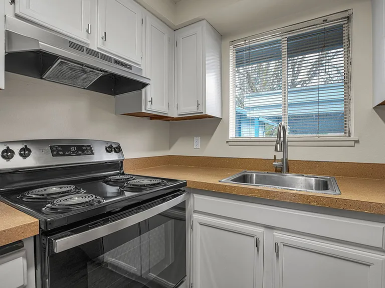 #270 WINDSOR ISLAND ESTATES — Photo 46