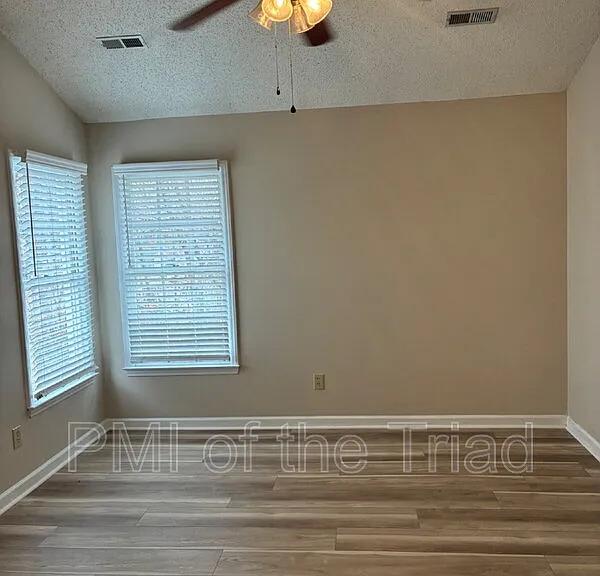 10 Creekstone Ct — Photo 10