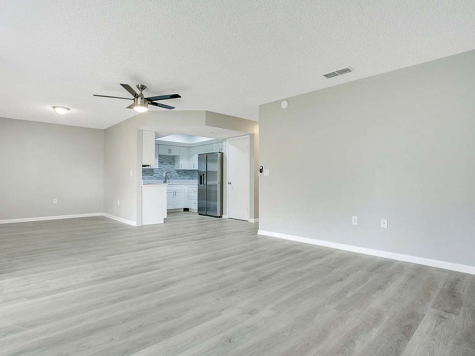513 Fairways Lane - 1 — Photo 2