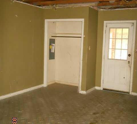 3rd image of 4000 Royal Forrest Dr
