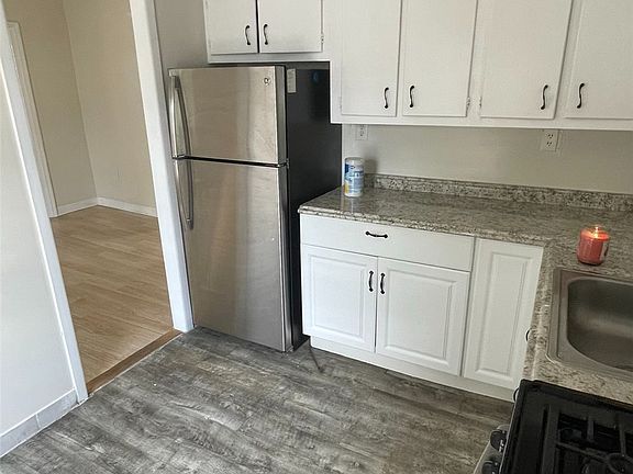 3rd image of 135-46 Kew Gardens Rd #2