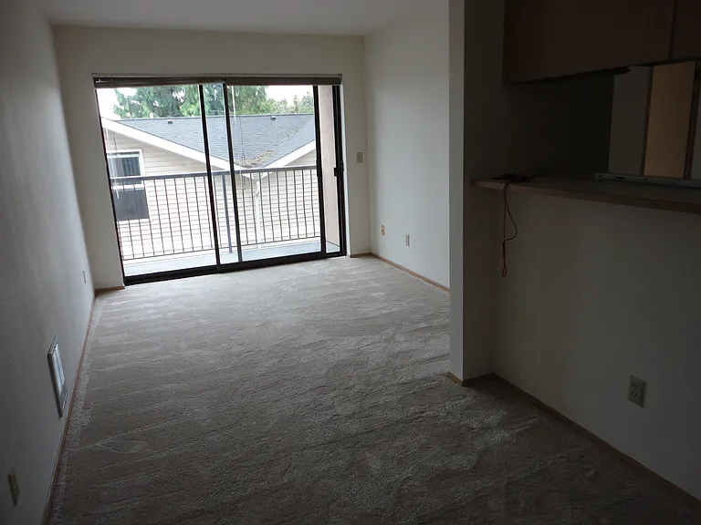 4253 8th Ave NE #401 — Photo 10