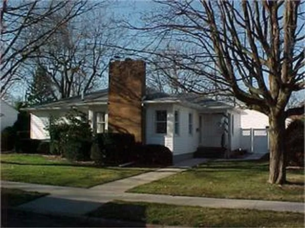 1302 Wright Ave, La Porte, IN 46350