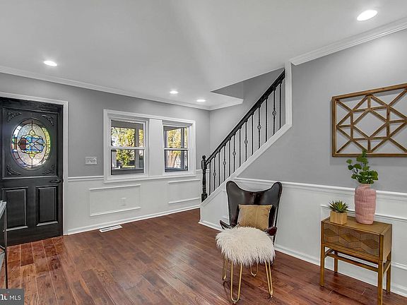 2nd image of 28 Lombardy Dr