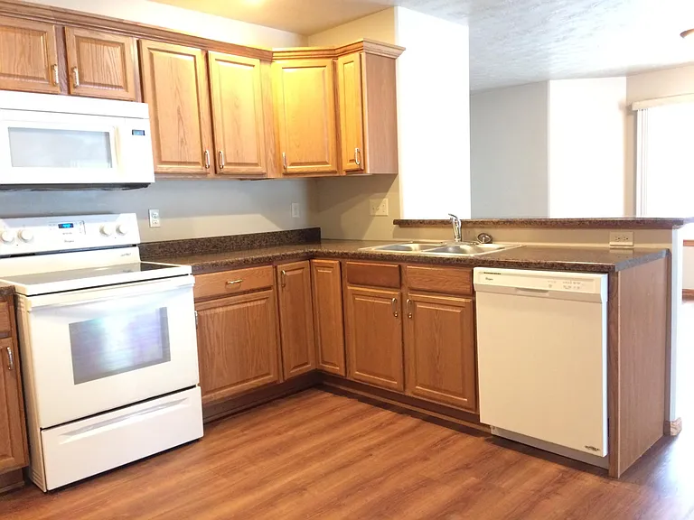 301 E 5th St #109 — Photo 9