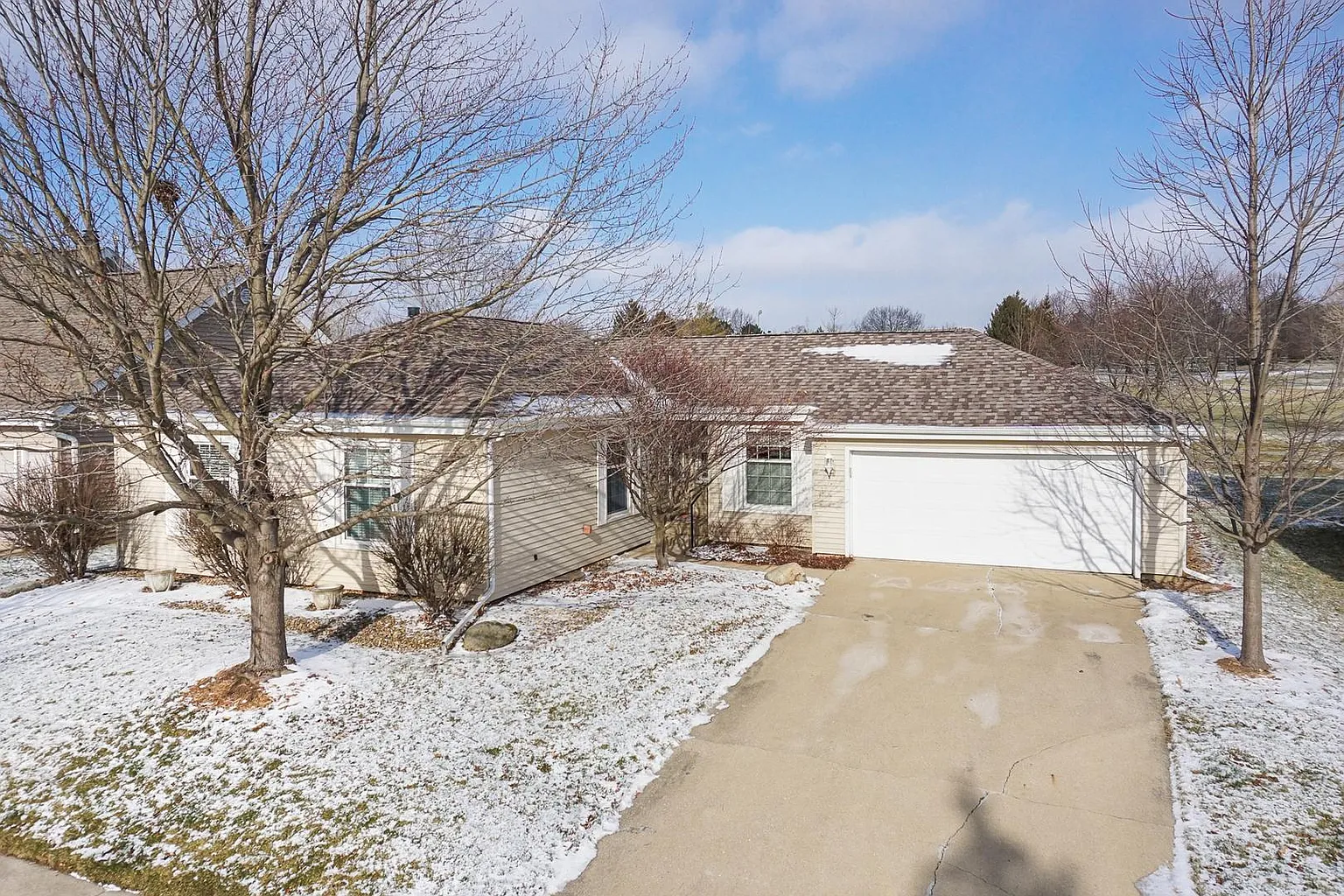 57 Brookshire Grn photo 1