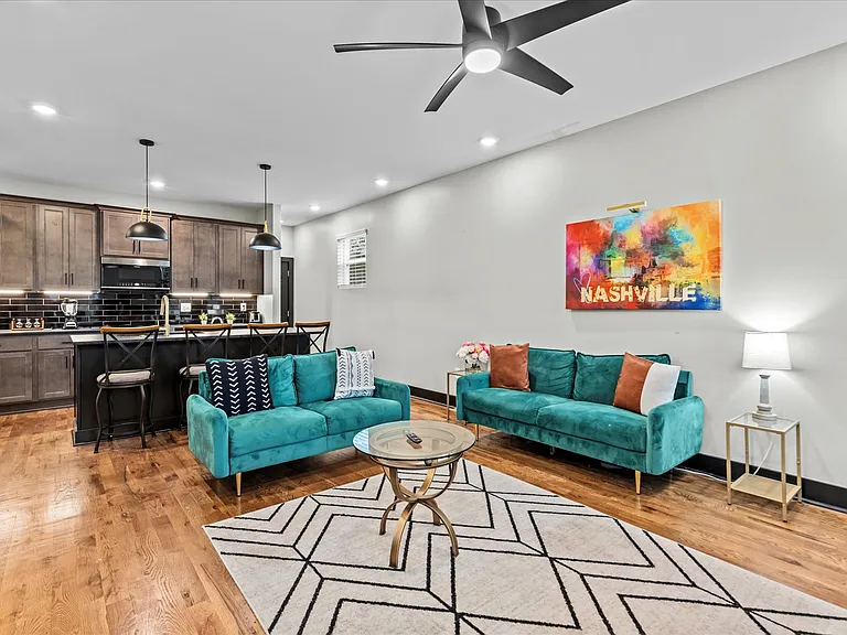 84 Green St — Photo 11