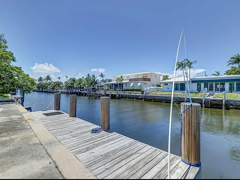 2041 Coral Reef Dr — Photo 6