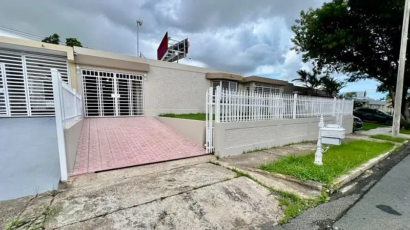 4 bed, 3.0 bath, 2085 sqft, $2,200 — Photo 3