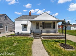 17379 Martin Rd, Roseville, MI 48066