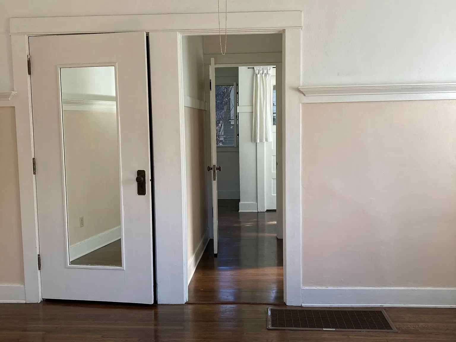 Studio, 420 sqft, $2,295 — Photo 2