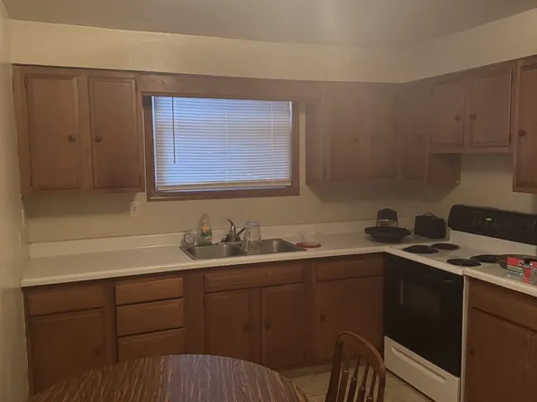 920 N Chicago Ave #2, Madison, SD 57042