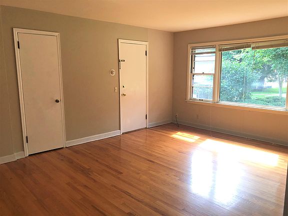 3rd image of 409 Palomino Ln #1N