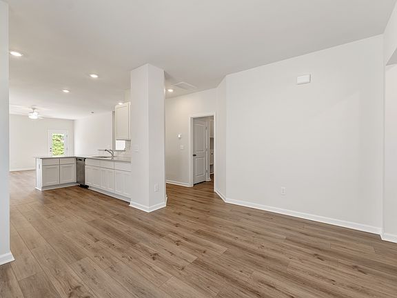 3rd image of 12174 Lansbury Dr