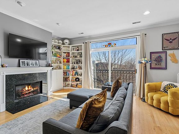 2nd image of 2816 N Rockwell St APT 3N