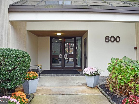 2nd image of 800 Avondale Rd APT 7N