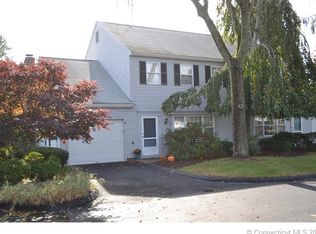 4 Sandgate Cir, Madison, CT 06443