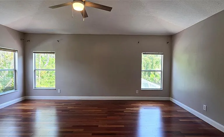 11609 Greensleeve Ave — Photo 27