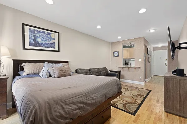 Sold by Citi Habitats | media 6