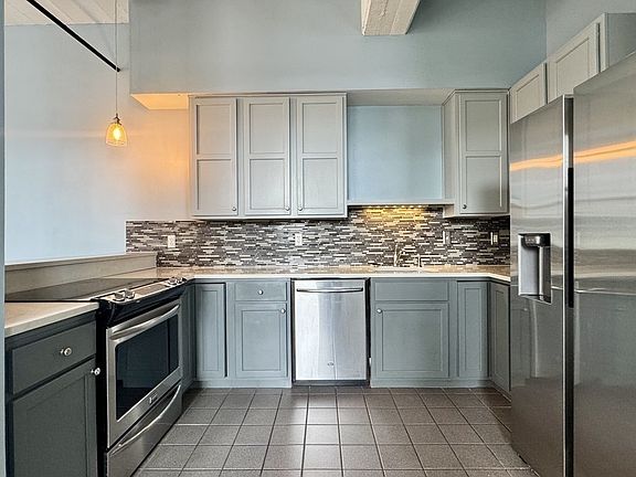 2nd image of 523 Grand Blvd APT 2E