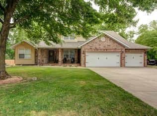 295 Oak Tree Lane, Ozark, MO 65721