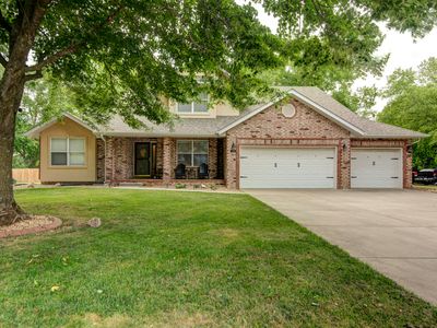 295 Oak Tree Lane, Ozark, MO, 65721