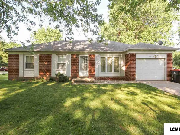 1322 Richland Ave, Lincoln, IL 62656