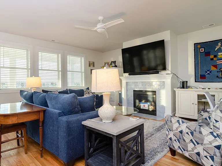 216 S Lumina Ave #B — Photo 2