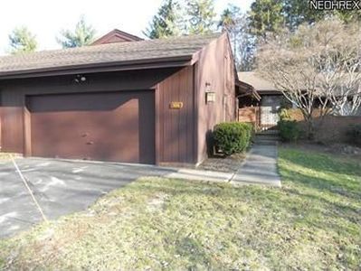 926 Trimble Pl, Sagamore Hills, OH, 44067