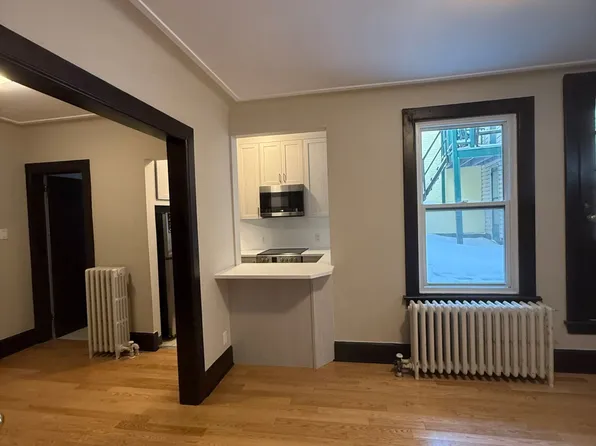 138 2nd Ave, Ottawa, ON K1S 2H5