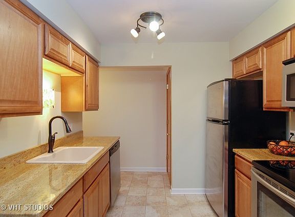 4th image of 1S258 Windsor Ln