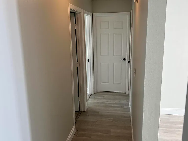 2222 NE 3rd Ave — Photo 6