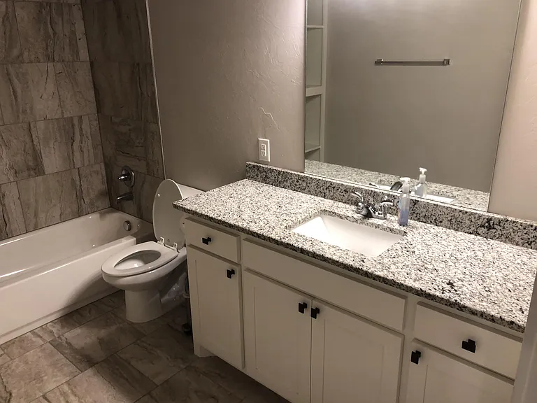 1225 E Main St — Photo 9