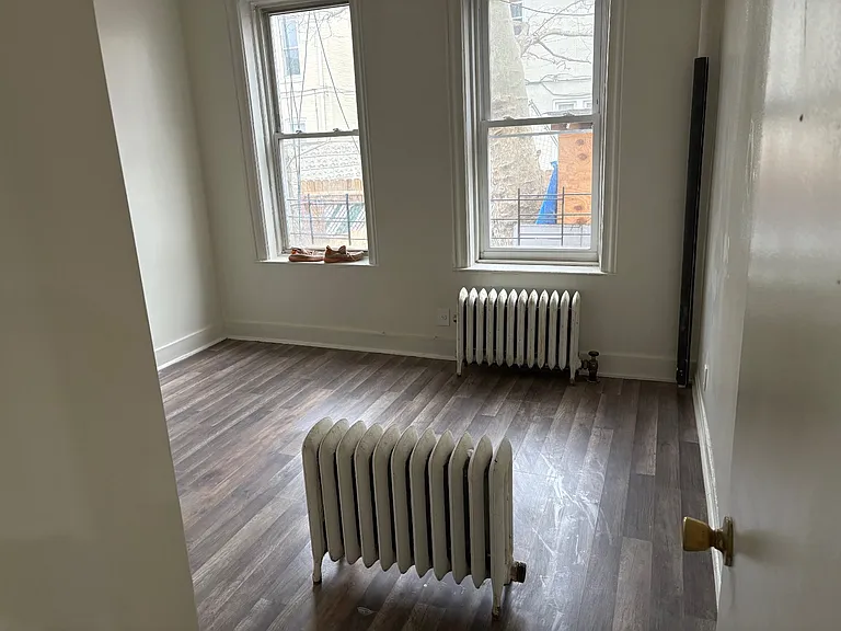 290 E 93rd St — Photo 5