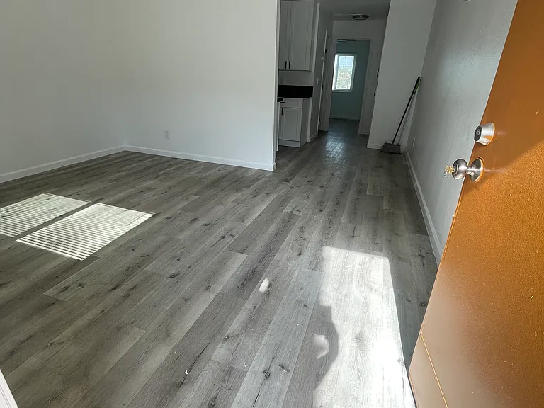 Genesis Apartments — Photo 14