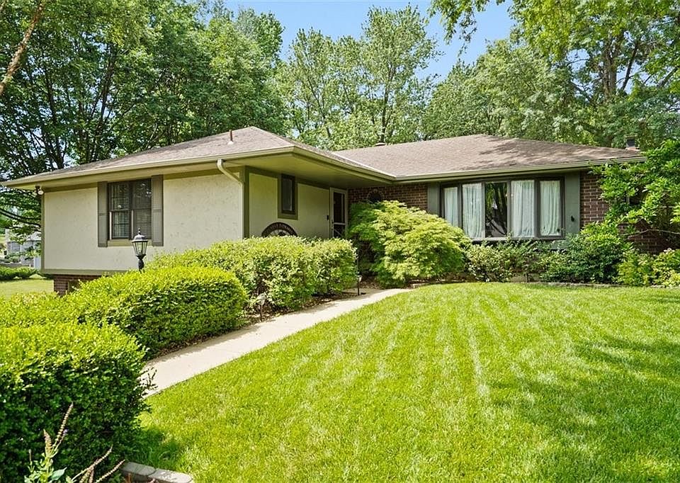 1st image of 58 Eastwood Dr