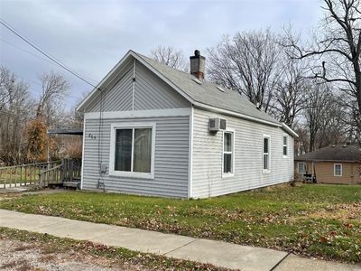 805 C St, Charleston, IL, 61920