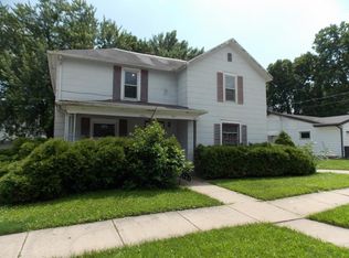 721 W Pleasant St, Freeport, IL 61032