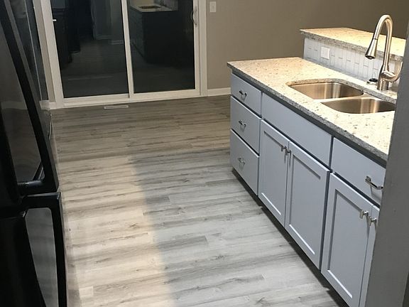 4th image of 11960 Holly Cir NW