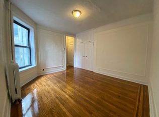 2107 33rd Ave #2F, Astoria, NY 11106