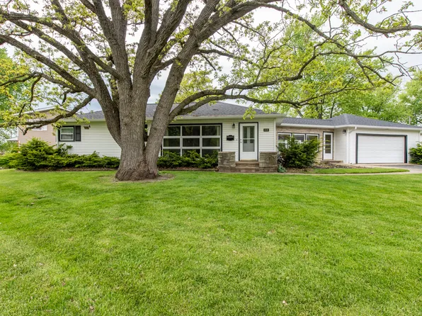 616 Highland Ave, Antioch, IL 60002