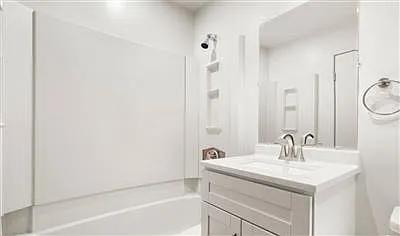 Colonial Point — Photo 2