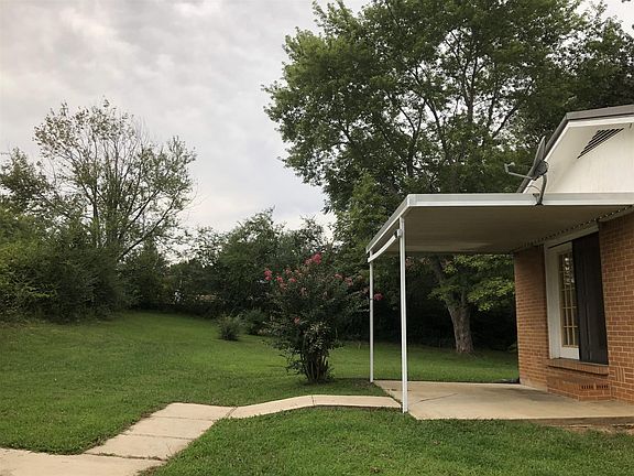 2nd image of 602 Couch St