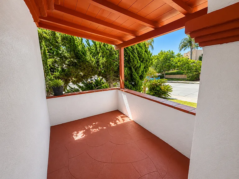 3222 Curtis St — Photo 3